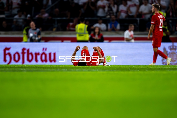 Verletzung bei Atakan Karazor (16; VfB Stuttgart)