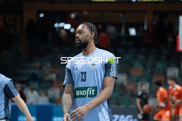 Jwan Roberts (13, Alba Berlin) in Aktion