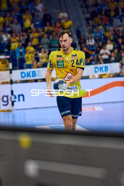 Patrick Groetzki bringt den Ball ins Spiel.