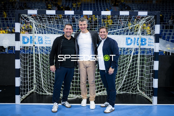 Szene mit Holger Bachert (99; Rhein Neckar Löwen) vor dem Tor