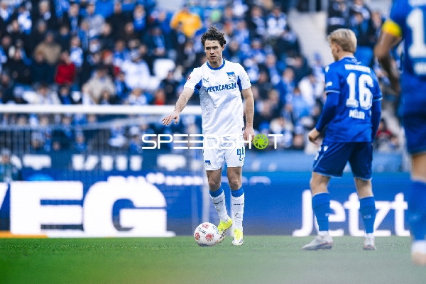 Spielszene mit Ballkontrolle