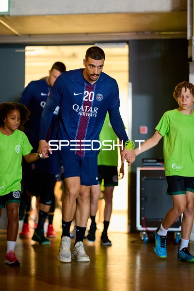 Spieler betritt Halle