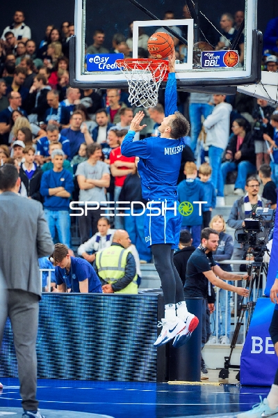 Dunk von Ryan Mikesell (33, MLP Academics Heidelberg)