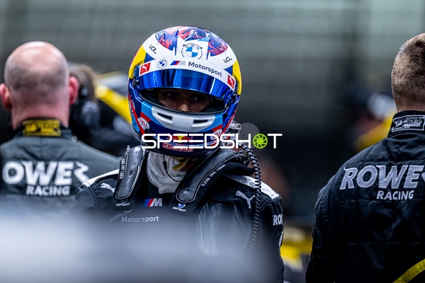 ROWE RACING mit Helm