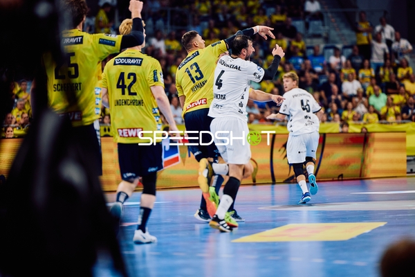 Ein Angriff des THW Kiel in Richtung Tor der Rhein Neckar Löwen.