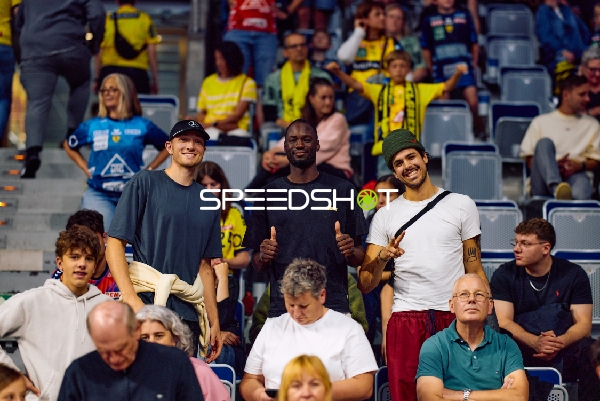 Zuschauer in der Halle