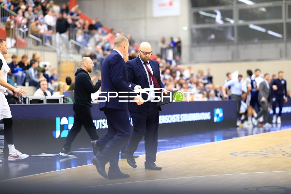 Offizielle am Spielfeldrand