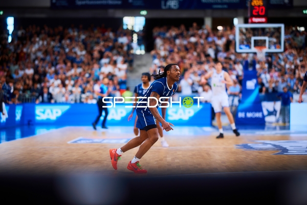 Defense von DJ Horne (0;MLP Academics Heidelberg)