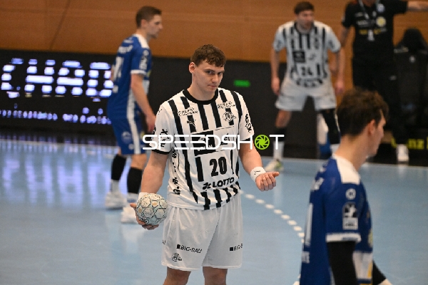 Lukas Laube (20; THW Kiel) in Aktion