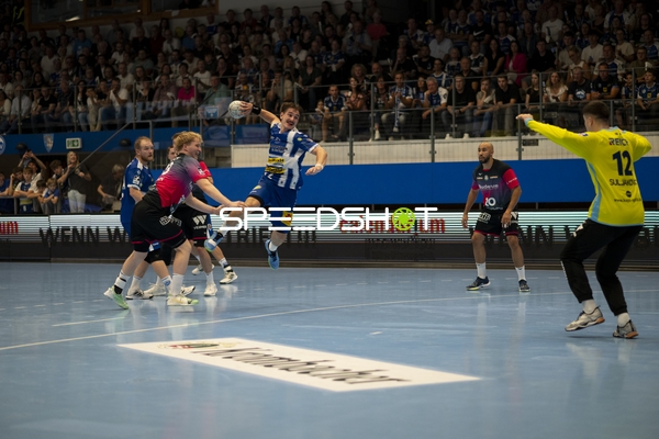 Felix Aellen (22; ThSV Eisenach) wirft aufs Tor