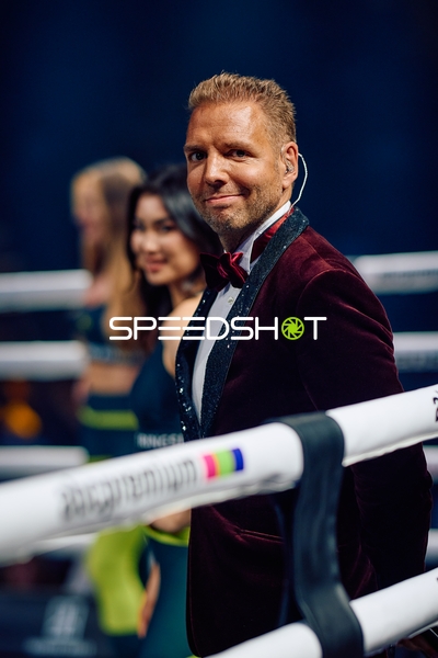 Moderator in Ringside Zone