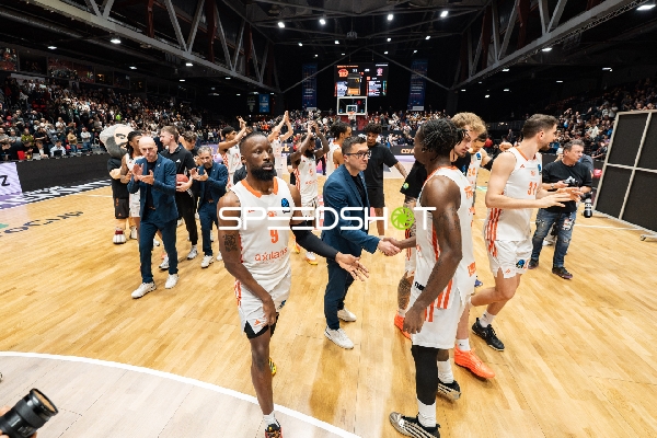 Szene mit John Newman III (9; NINERS Chemnitz), Rodrigo Pastore (999; NINERS Chemnitz) und Gjorgji Kochov (998; NINERS Chemnitz)