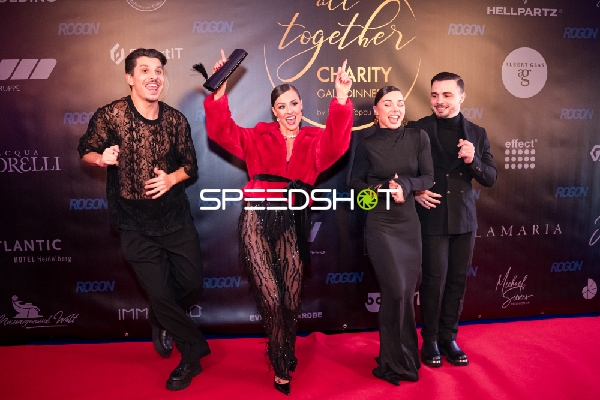 Feier auf dem roten Teppich beim Charity Gala Dinner
