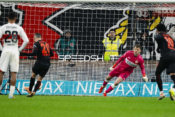 Torwart Alexander Nübel (33; VfB Stuttgart) in Aktion