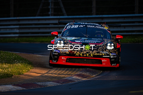 Fahrzeug auf der Rennstrecke