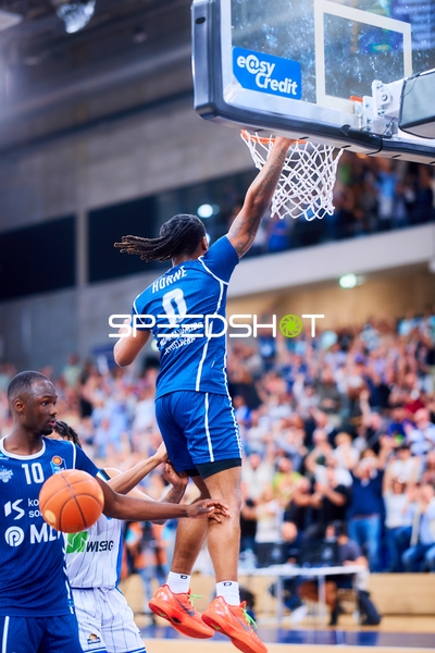 Dunk DJ Horne (0;MLP Academics Heidelberg), Bakary Dibba (10;MLP Academics Heidelberg)