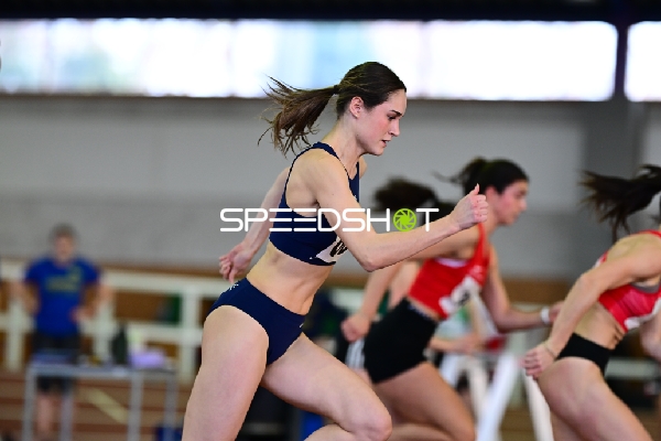 Sonnenberg Greta (866; Post-Sportverein Trier) sprintet in Aktion