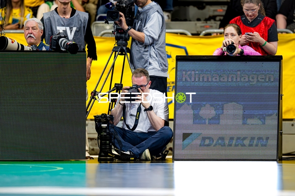 Fotografen an Spielfeldseite