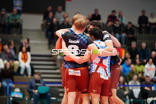 Spielszene mit Janik Sambale (8; WWK Volleys Herrsching) und Niklas Uhl (13; WWK Volleys Herrsching)