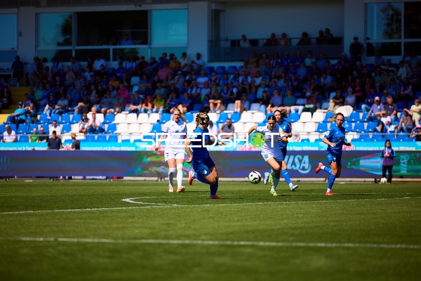 Dribbling Julia Hickelsberger (18;TSG Hoffenheim Frauen 1), Melina Reuter (7;FC Carl Zeiss Jena Frauen), Jill Janssens (9;TSG Hoffenheim Frauen 1)