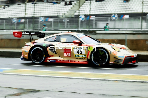 BLACK FALCON Team EAE (48): Ben Bünnagel, Daan Arrow, Gabriele Piana, Mustafa Mehmet Kaya in Boxengasse