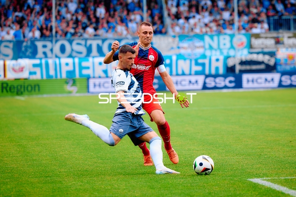Foulspiel SV Sandhausen gegen FC Hansa Rostock
