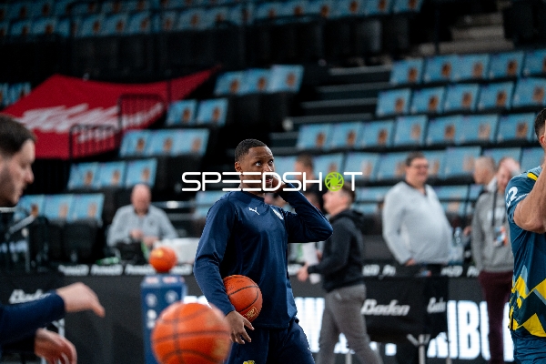 Szene mit Kyle Lofton (0; EWE Baskets Oldenburg)
