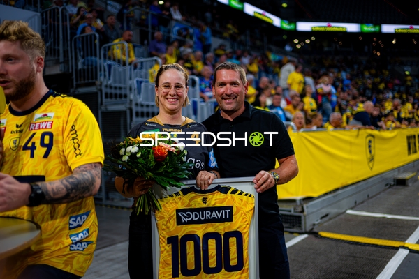 Ehrung für Mathias Larson (4; Rhein Neckar Löwen)