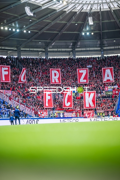 Fans zeigen Banner