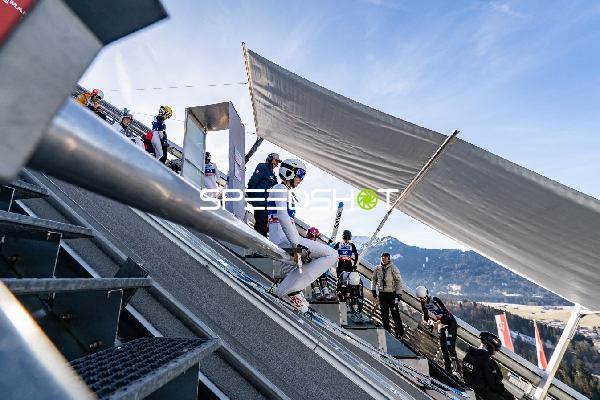 Two-Nights Tour Skispringen Damen Startbereich