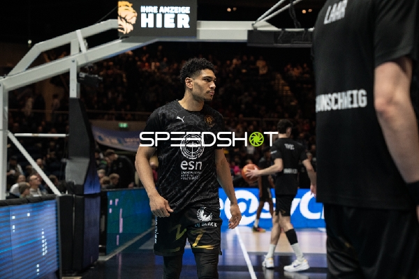 Basketball-Szene mit Adrian Worthy (0; Basketball Löwen Braunschweig)