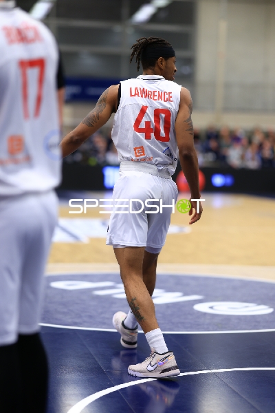 Jaquan Lawrence (40; Basketball Nymburg) in Aktion