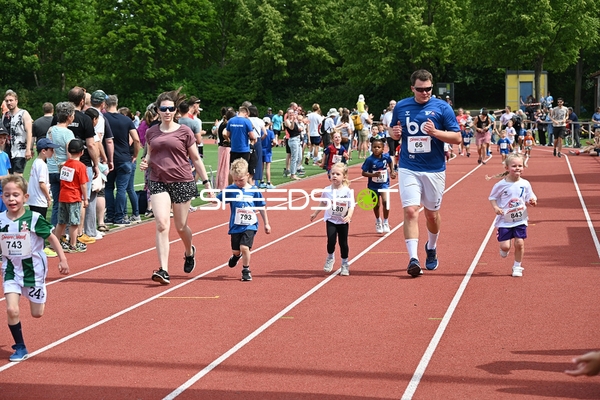 Gemeinsamer Lauf beim TVE Sommerlauf