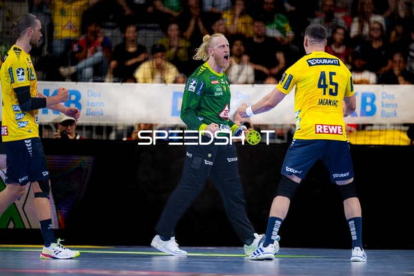 Torwart Mikael Appelgren (1; Rhein Neckar Löwen) jubelt