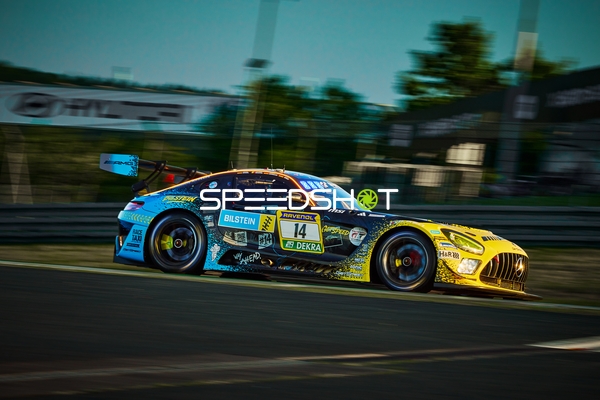 Rennfahrzeug auf der Rennstrecke