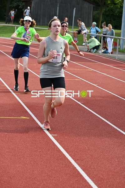 Läuferinnen beim TVE Sommerlauf Edingen