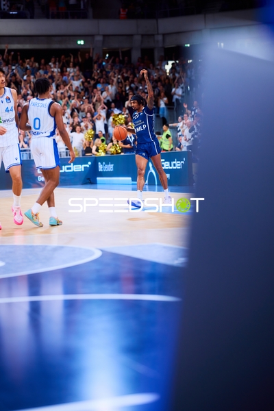 Ballführung Michael Weathers (20;MLP Academics Heidelberg)