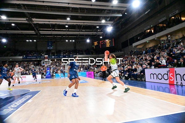 10; Gladiators Trier beim Wurf