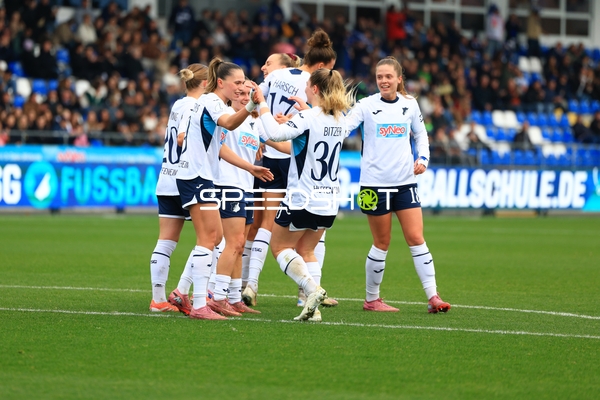 Spielerinnen feiern Jubel