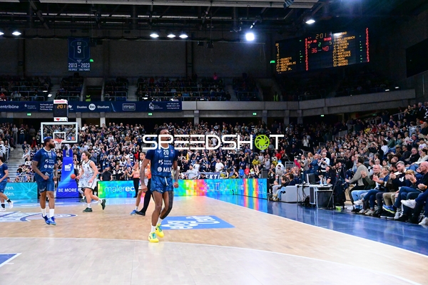 Michael Weathers (20; MLP Academics Heidelberg) in Aktion