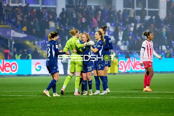 Spielerinnen nach Spielende