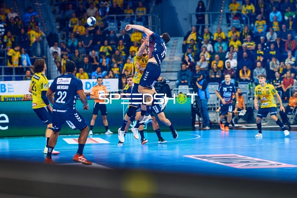 Sprungwurf im Handballspiel