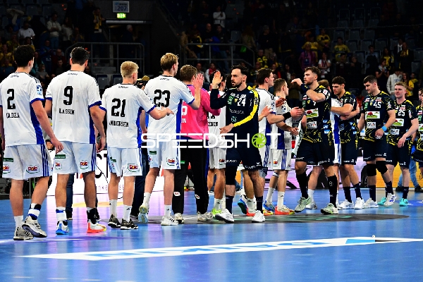 Szene mit Patrick Groetzki (24; Rhein Neckar Löwen) und Teamkollegen