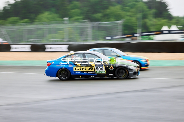 Fahrzeug GITI TIRE MOTORSPORT BY WS RACING (506): Chengqi Wu, Jack James, Jan Ullrich, Liu Kainian auf der Strecke