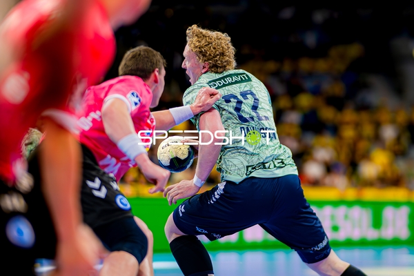 Ballführung und Verteidigung im Duell