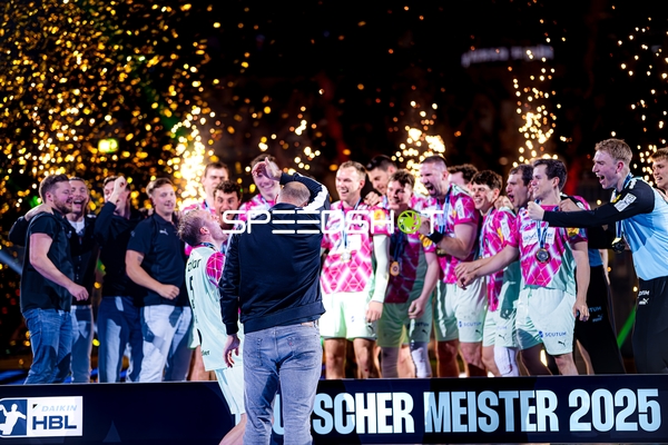 Füchse Berlin feiern Meistertitel