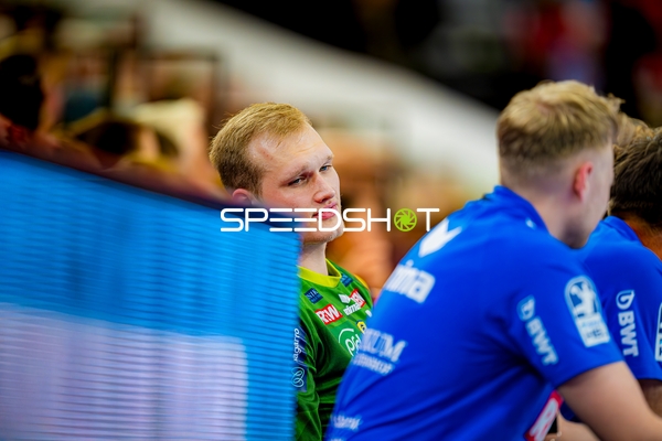 Torwart David Späth (29;Rhein Neckar Löwen) beobachtet Spiel