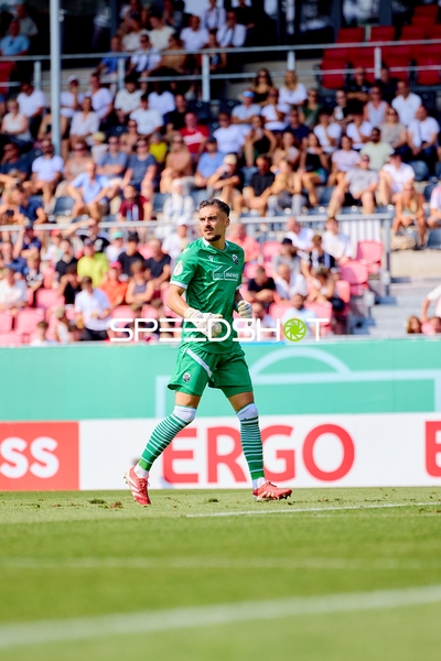 Torwart Arthur Lyska (1; SV Sandhausen) in Aktion