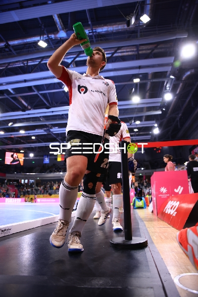 Spieler von 23; Österreich trinkt Wasser