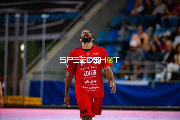 33; SG BBM Bietigheim blickt nach oben